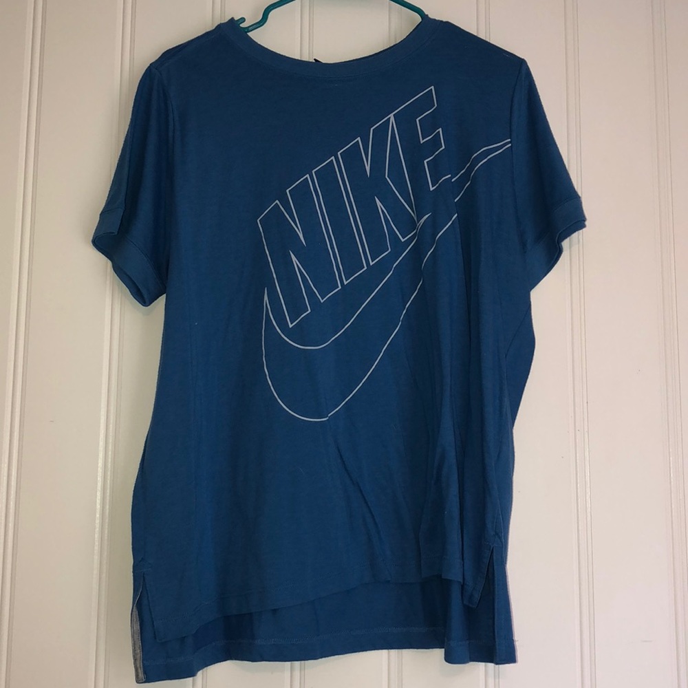 Blue nike t shirt.